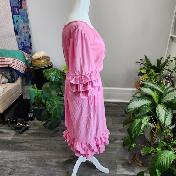 Vintage 1970's Rose Pink Shift Dress with Ruffle Cuffs & Hem - Picture 9 of 13